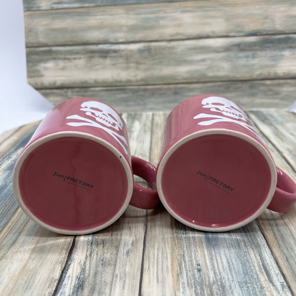 ⭐️2 Fun Factory Waechtersbach Germany pink mug skull & cross bones design set 1 - Picture 4 of 8